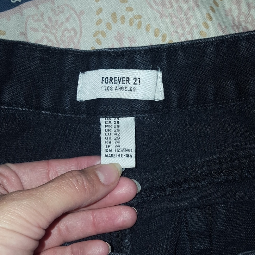 Black Distressed/Ripped High-waisted Jean Shorts - Picture 3 of 3